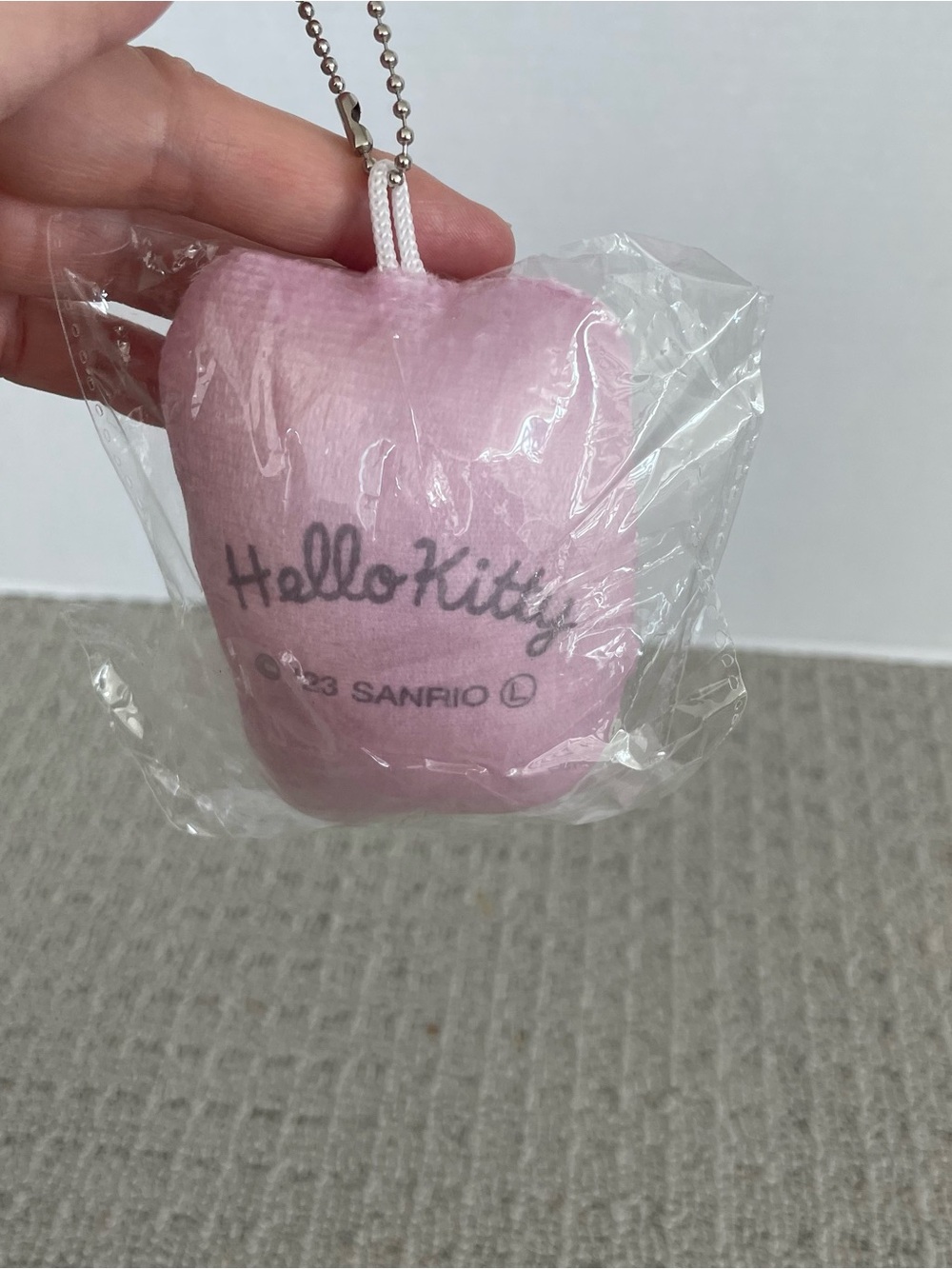 New hello kitty plush keychain - Picture 3 of 4